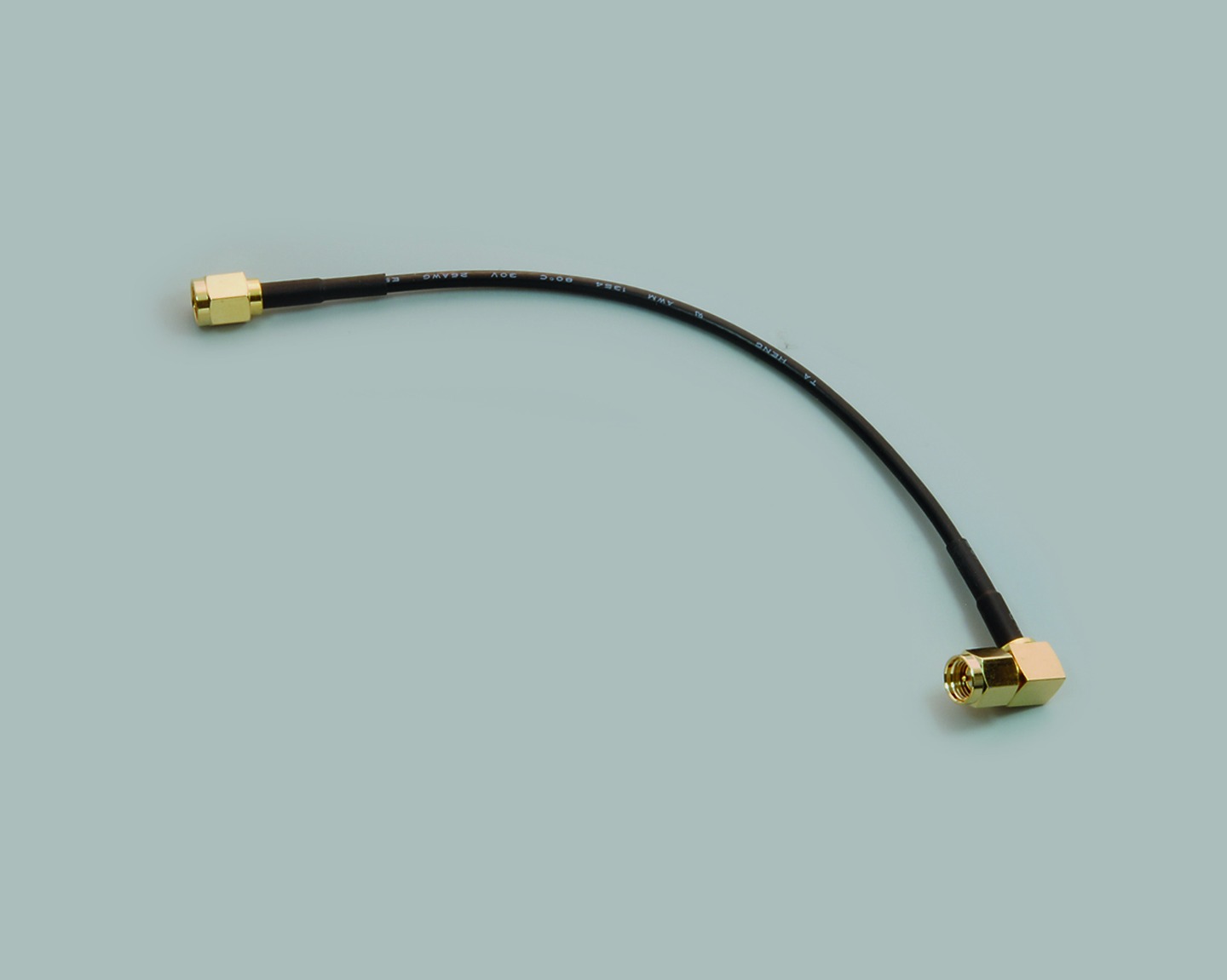 SMA Adapter, Stecker gerade auf Stecker gewinkelt, Kabel RG 174/U, 30 cm, 50 Ohm