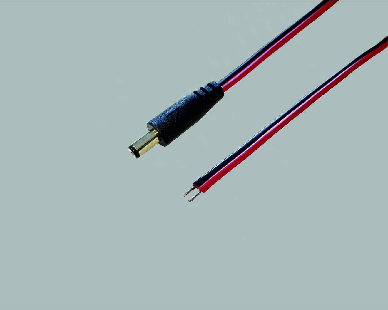 DC-Anschlusskabel Zwillingsleit. 2 x 0,75mm², rt-sw, Länge 2,0m, DC-Stecker 2,5mm x 5,5mm gerade, 100 Stk.