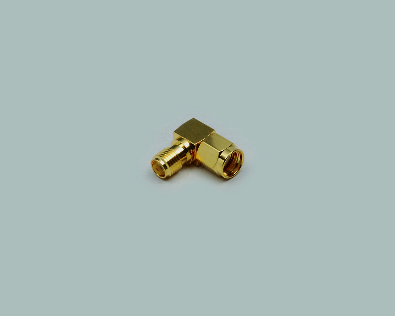 Adapter, SMA Reverse Stecker auf SMA Kupplung, Winkelausführung, 100 Stk.