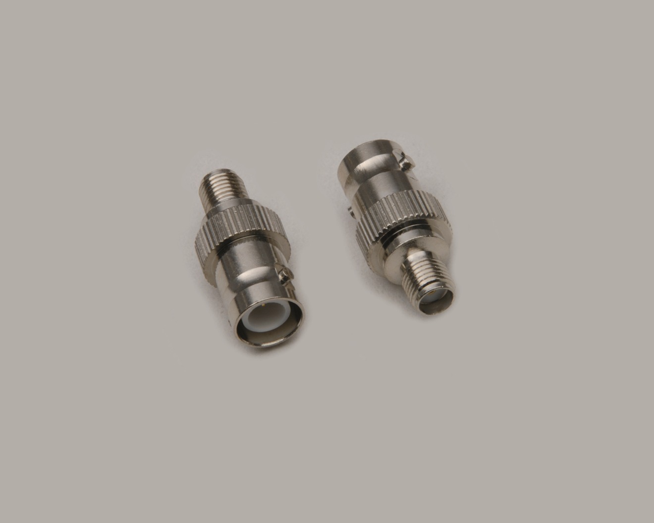 Adapter, Reverse BNC-Kupplung auf SMA-Kupplung, 50 Ohm, Teflon-Isolation