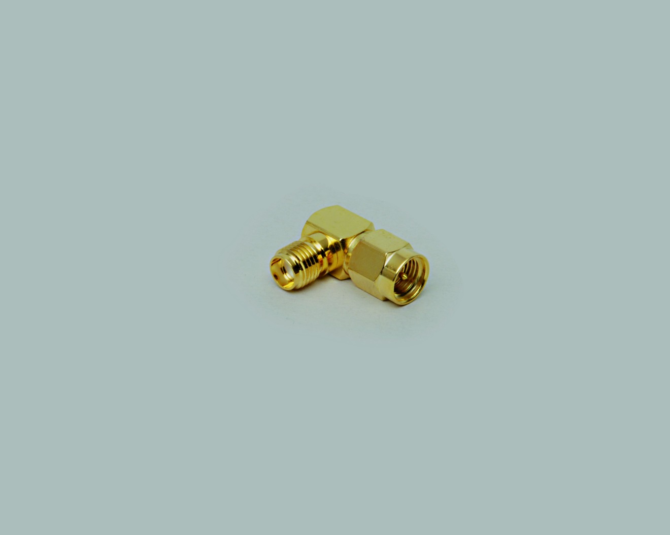 Winkeladapter, SMA-Stecker auf SMA-Kupplung, vergoldet, 100 Stk.