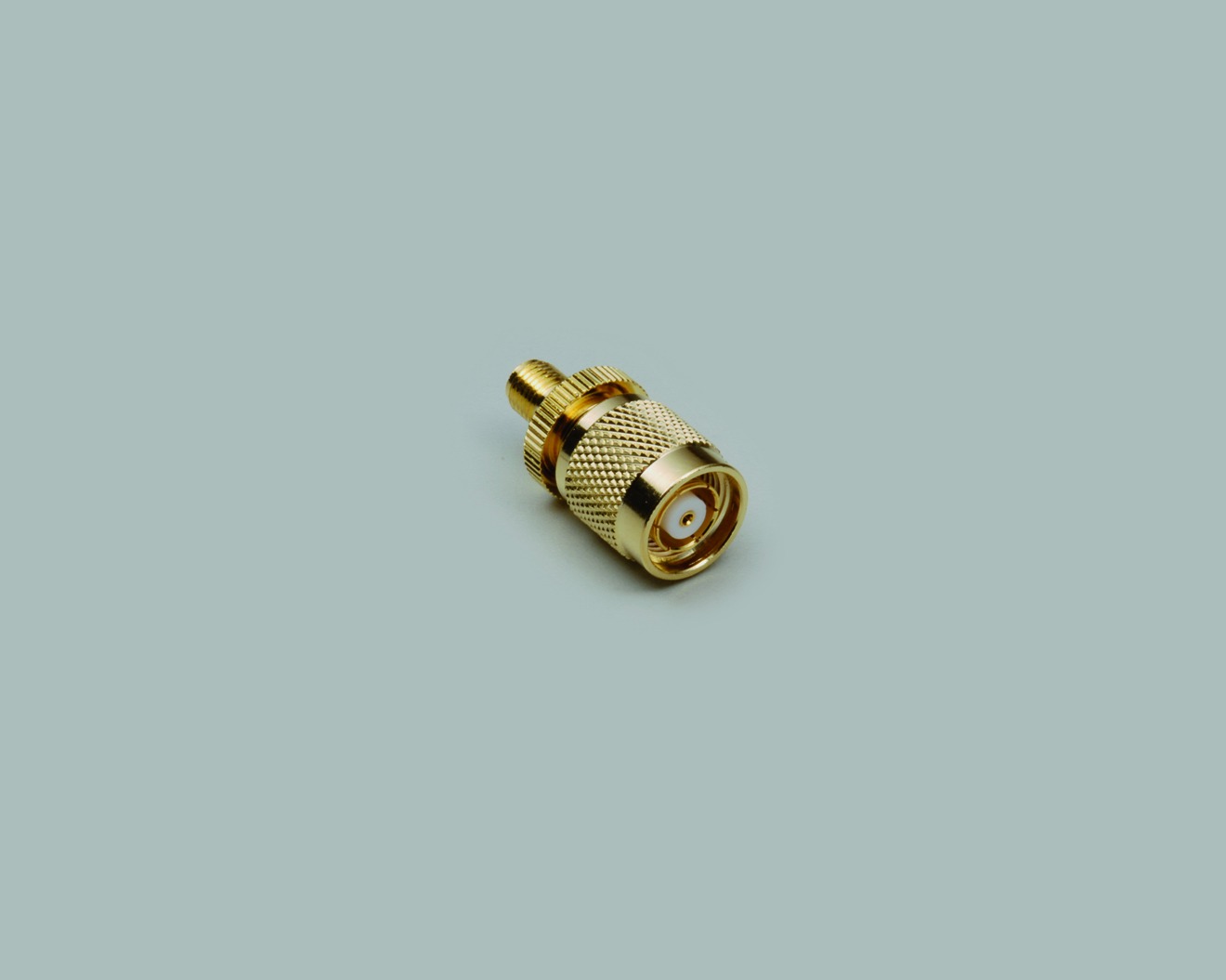 HF-Adapter, Reverse TNC-Stecker auf Reverse SMA-Kupplung, 50 Ohm, vergoldet