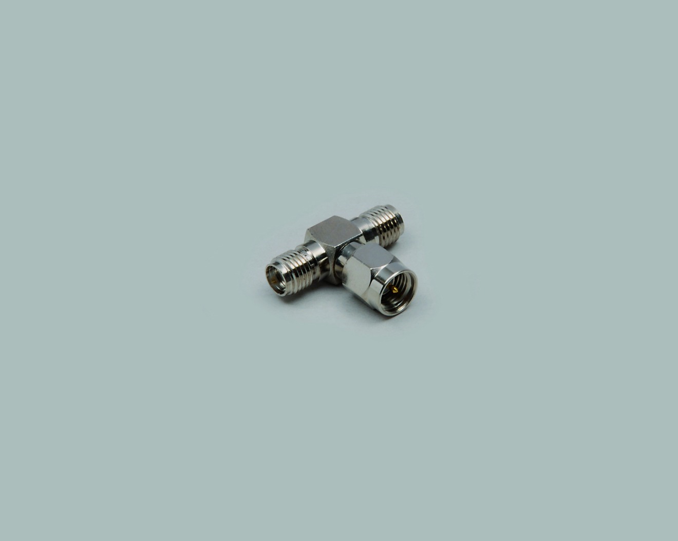 Adapter, SMA-T-Stück, 1 x SMA-Stecker, 2 x SMA-Kupplung, 50 Ohm