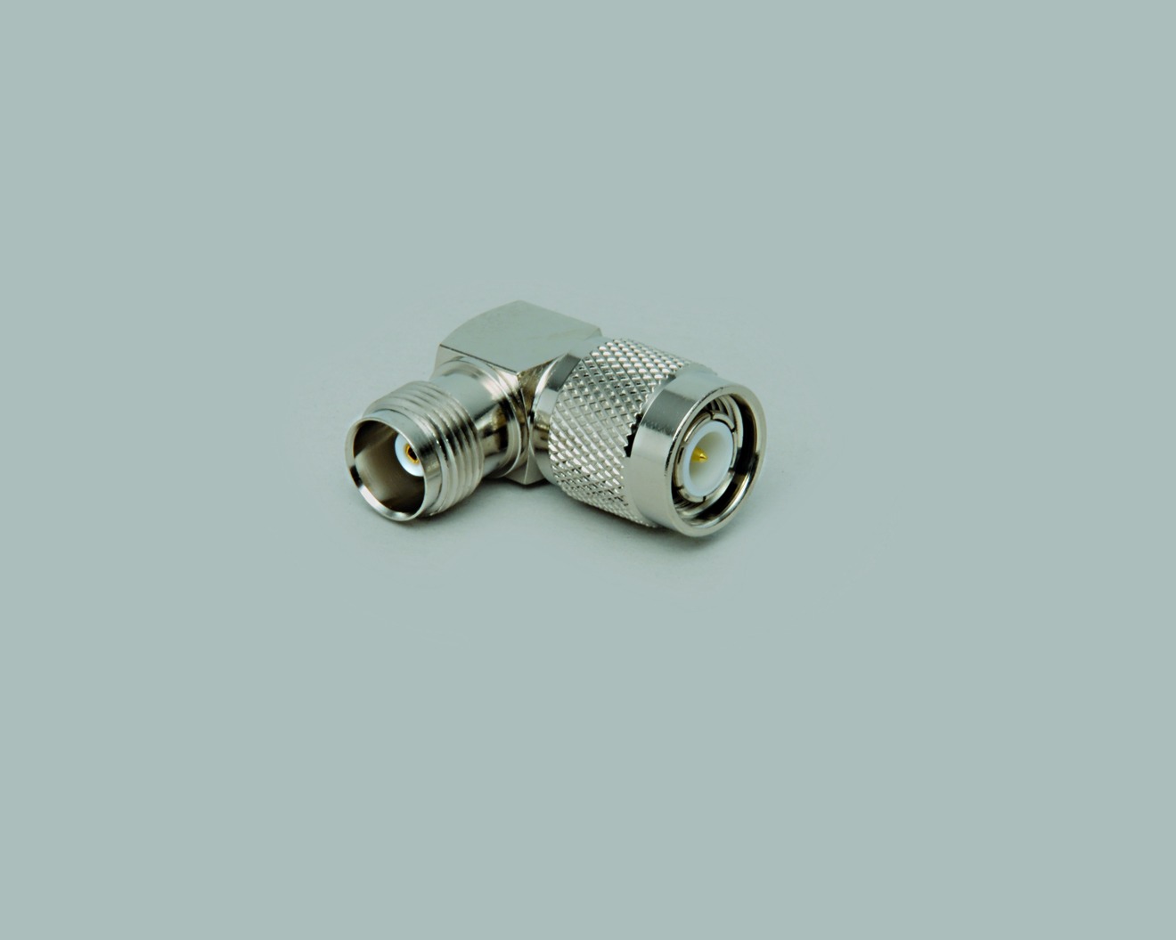 Winkel-Adapter, TNC-Stecker auf TNC-Kupplung, 50 Ohm, 100 Stk.