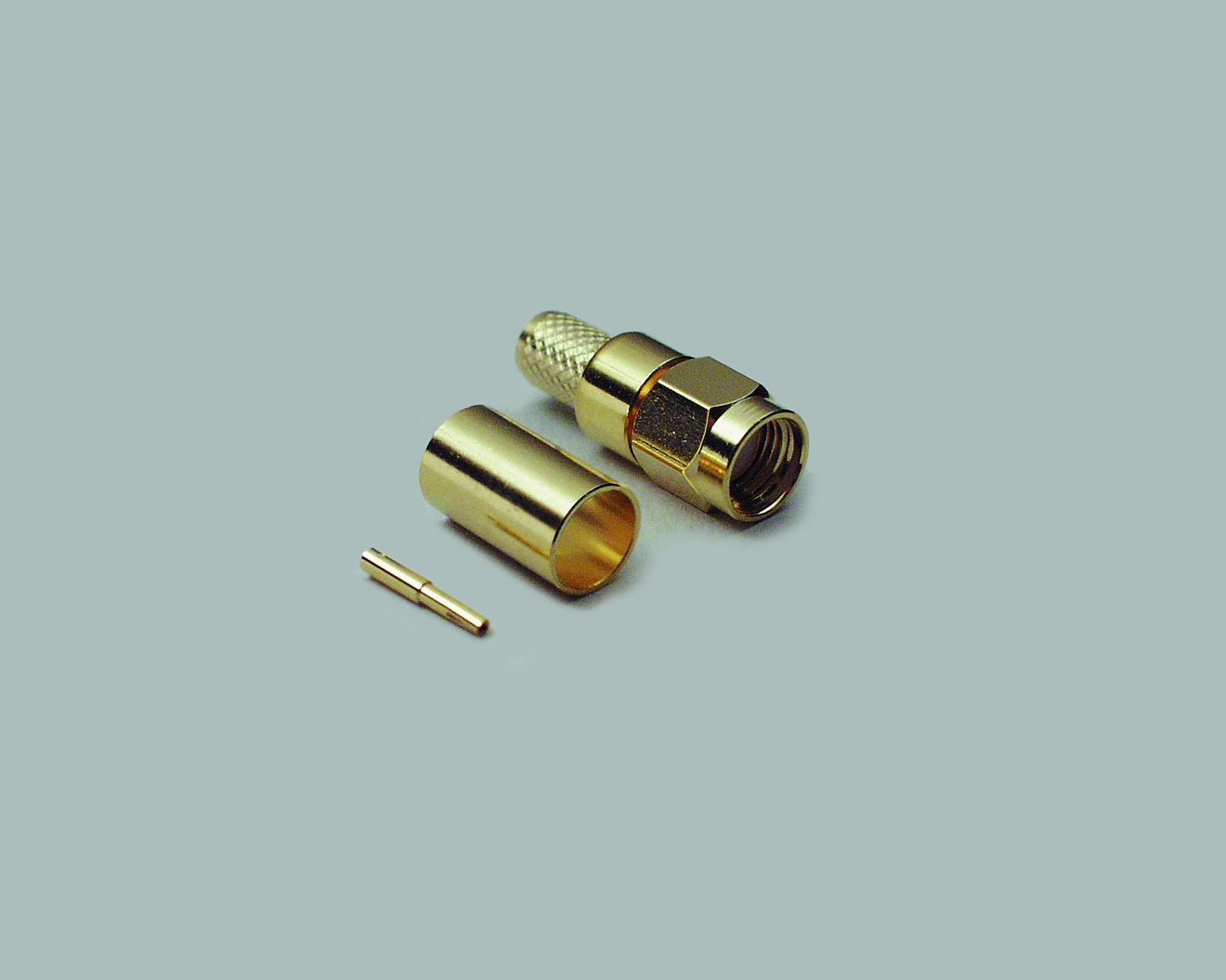 SMA-Reverse Stecker 50 Ohm, vergoldete Crimpausf., Teflon-Isolation, Belden H 155