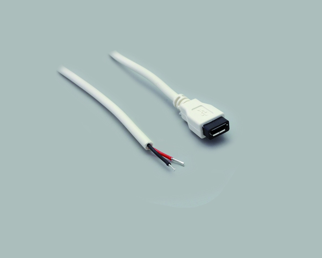Micro USB-B 5 pol Kupplung auf freies Ende, abgemantelt und verzinnt, 2 polig belegt, 1,0m, weiß