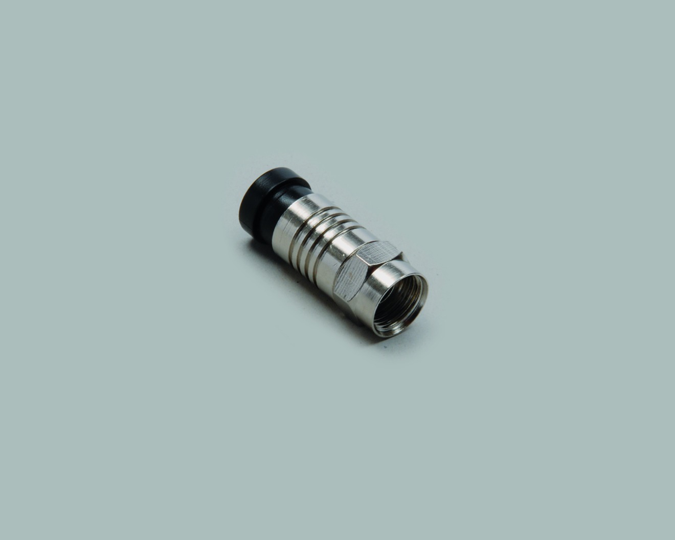 F-Kompressions-Stecker für Kabel 8,2mm, Isolation 5,2mm, Gehäuse vernickelt