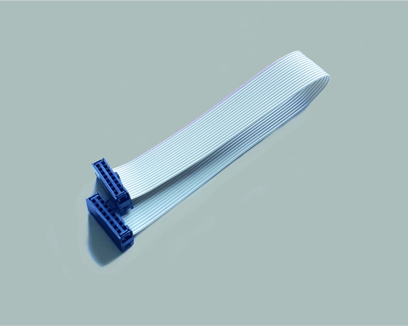 Flachkabel mit Pfostenverbinder 2x8-polig, 2x Pfostenverbinder Raster 2,54mm, H=11mm, schwarz, Flachbandkabel Raster 1,27mm, AWG 28, grau