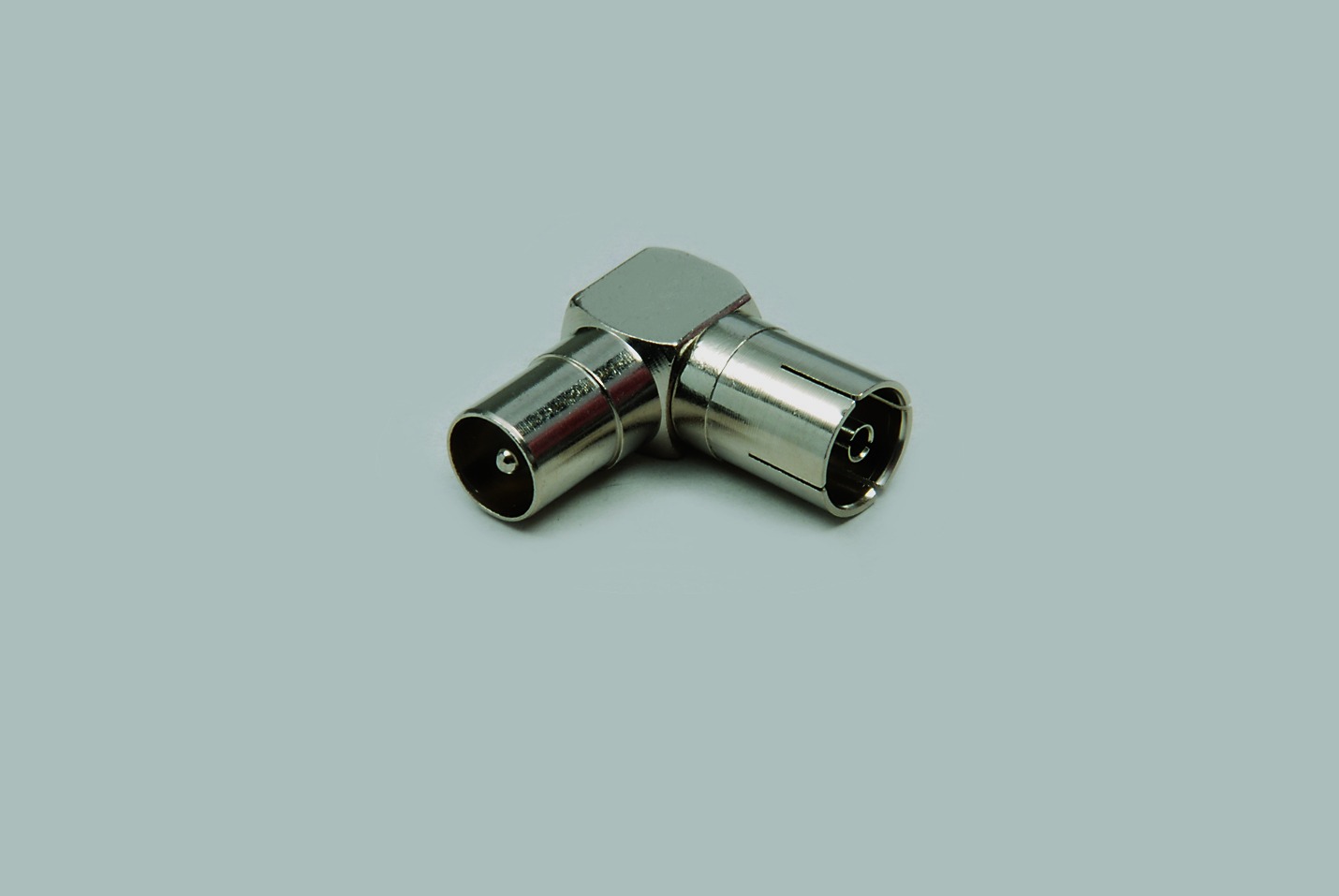 Koax-Winkeladapter Stecker - Kupplung 9,5mm, Metallausführung, 100 Stk.