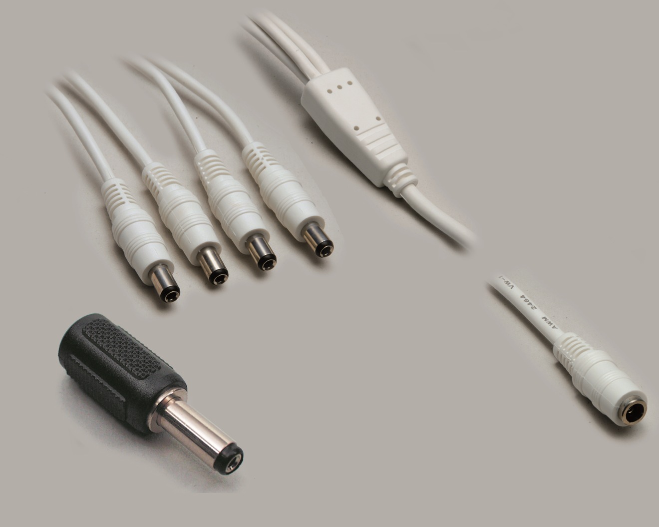 DC Set, DC Verteiler weiß (1,1m) 1x Kupplung 2,5/5,5mm auf 4x Stecker 2,5/5,5mm + DC Adapter Stecker 2,5/5,5mm auf Kupplung 2,1/5,5mm