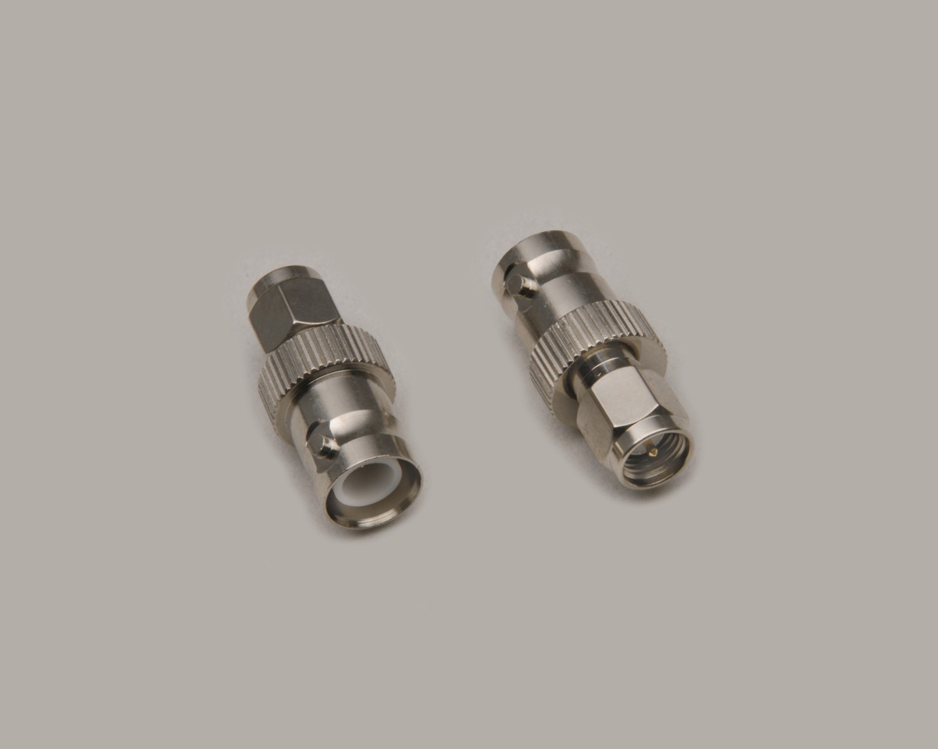 Adapter, Reverse BNC-Kupplung auf SMA-Stecker, 50 Ohm, Teflon-Isolation