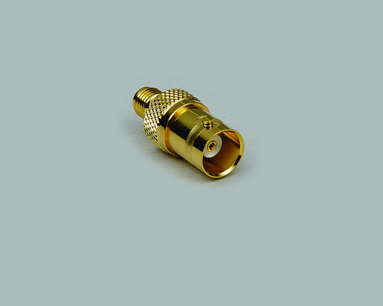 Adapter, SMA Reverse Kupplung auf BNC Kupplung, vergoldet