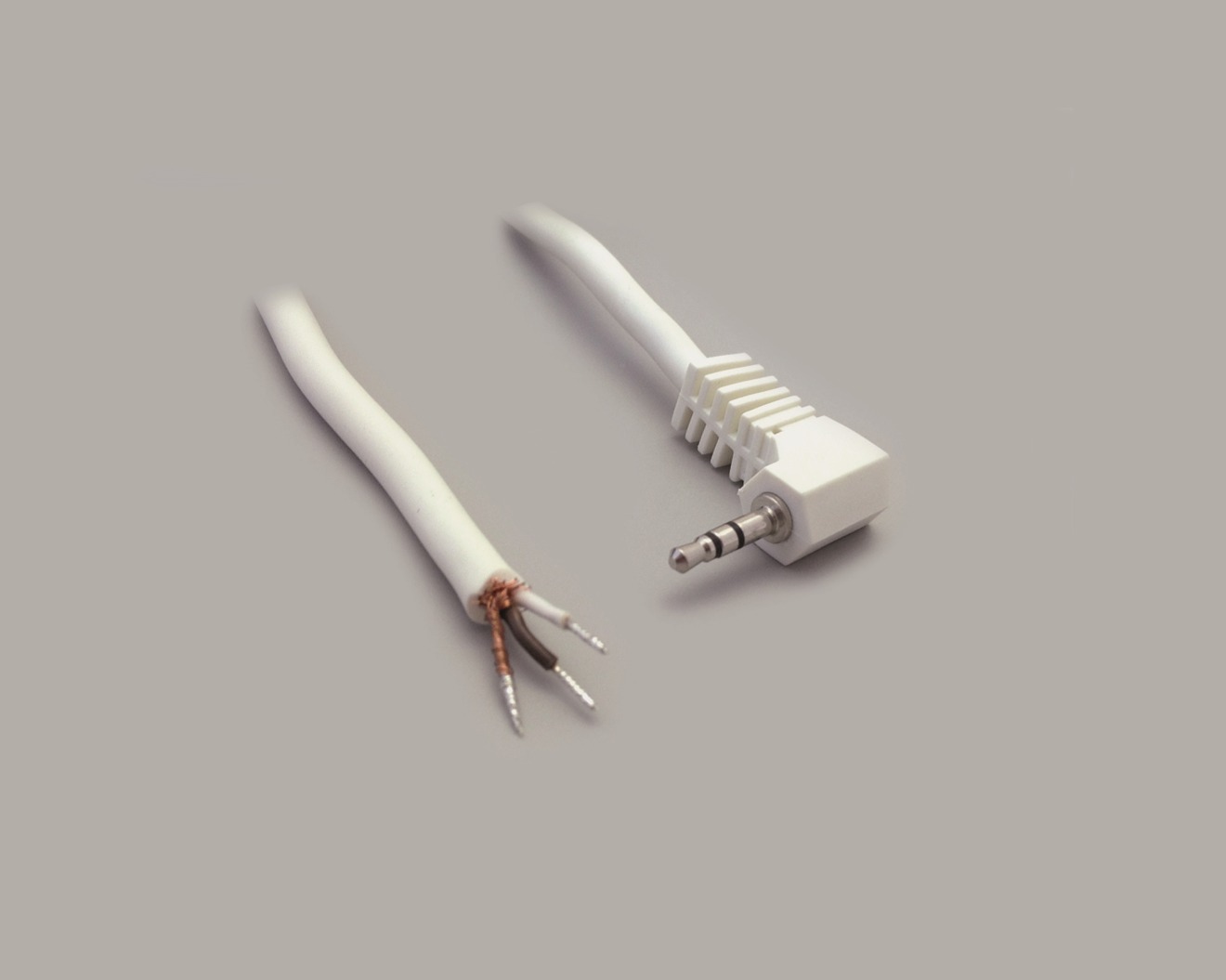 Audio-Anschlusskabel geschirmt, Klinkenstecker 3,5mm Stereo, winkel, weiss, Länge 1,8m