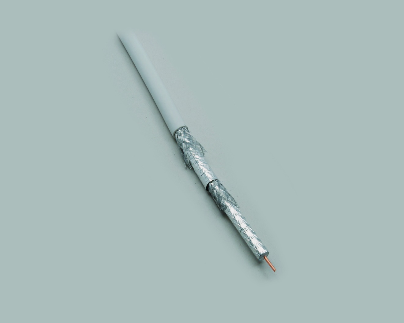 Koaxkabel 4-fach geschirmt, besonders dämpfungsarm, Innenleiter 1,13mm CU, Klasse A++, Schirmungsmass > 120dB