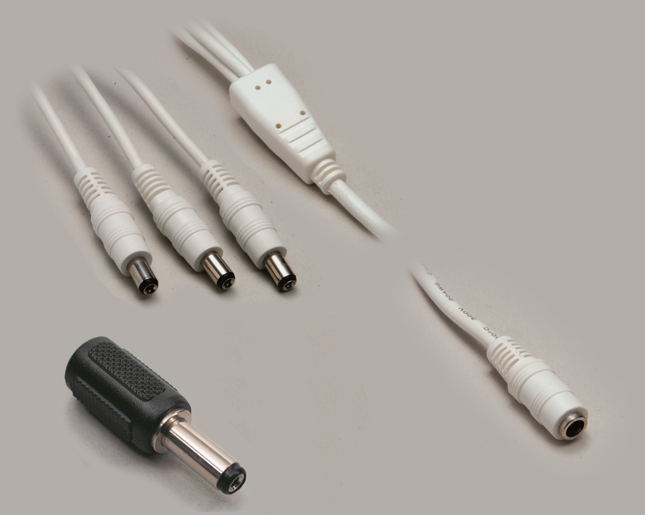 DC Set, DC Verteiler weiß (0,35m) 1x Kupplung 2,5/5,5mm auf 3x Stecker 2,5/5,5mm + DC Adapter Stecker 2,5/5,5mm auf Kupplung 2,1/5,5mm