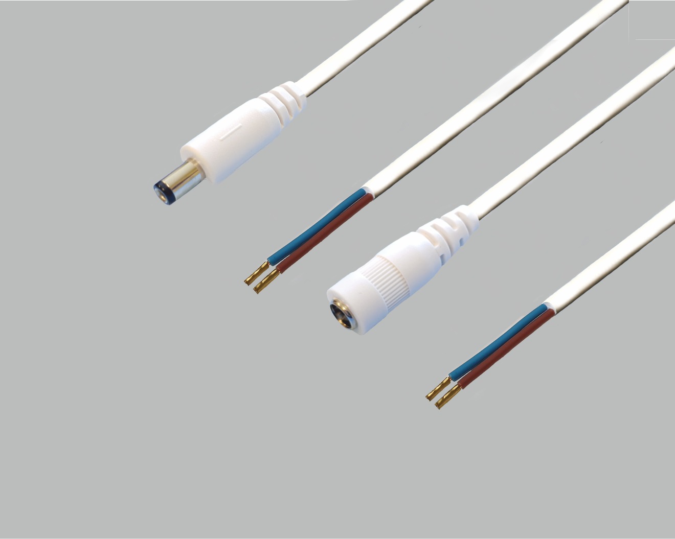 2x DC-Anschlusskabel Set auf offenes Ende, 2x0,5mm², weiß, Aderendhülsen: 1x DC-Stecker gerade 2,5x5,5mm, 2m, 1xDC-Kupplung 2,5x5,5mm, 2,5m