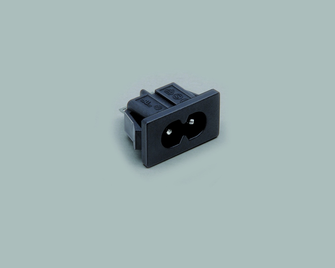 AC-Einbaustecker C8 2-polig, Lötkontakte, Snap-In Befestigung