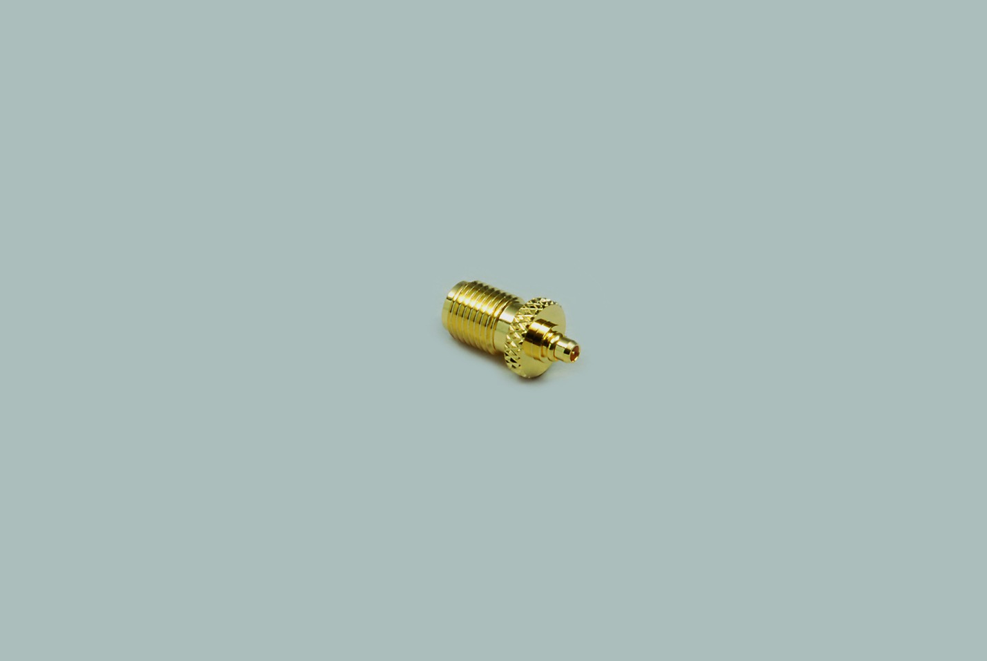Adapter, MMCX-Stecker auf SMA-Kupplung, vergoldet