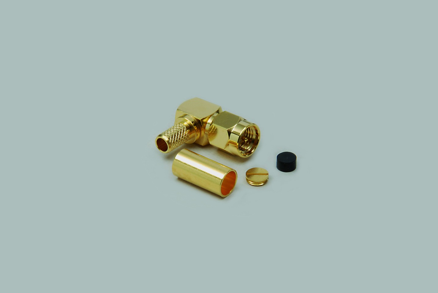 SMA-Winkelstecker, Crimpausführung, RG 174/U, vergoldet