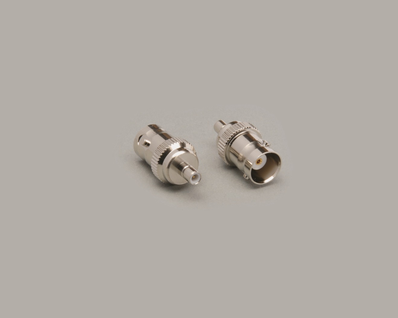 Adapter, SMB-Kupplung auf BNC-Kupplung, 50 Ohm, Teflon-Isolation