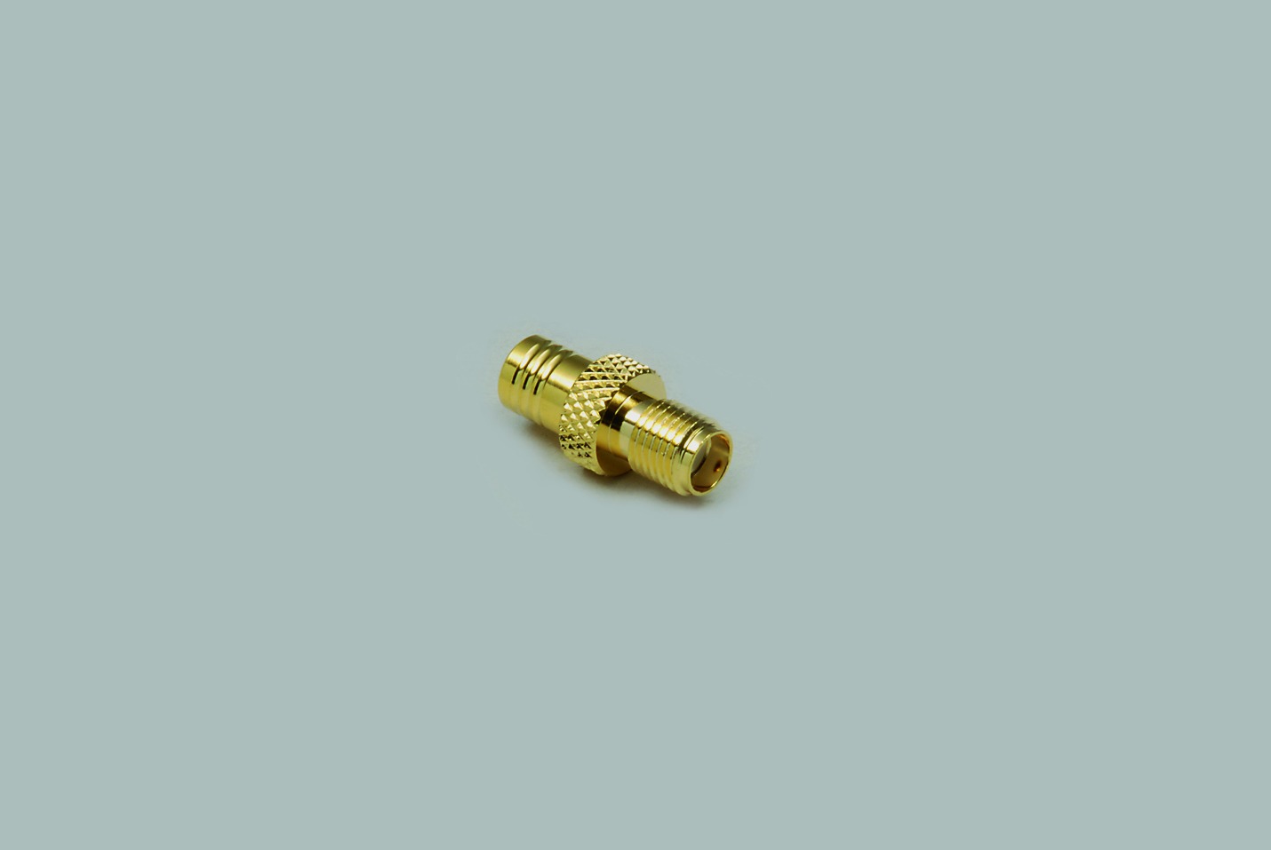 Adapter, SMB-Stecker auf SMA-Kupplung, vergoldet, 100 Stk.